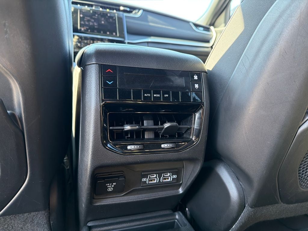 2023 Jeep Grand Cherokee L Altitude