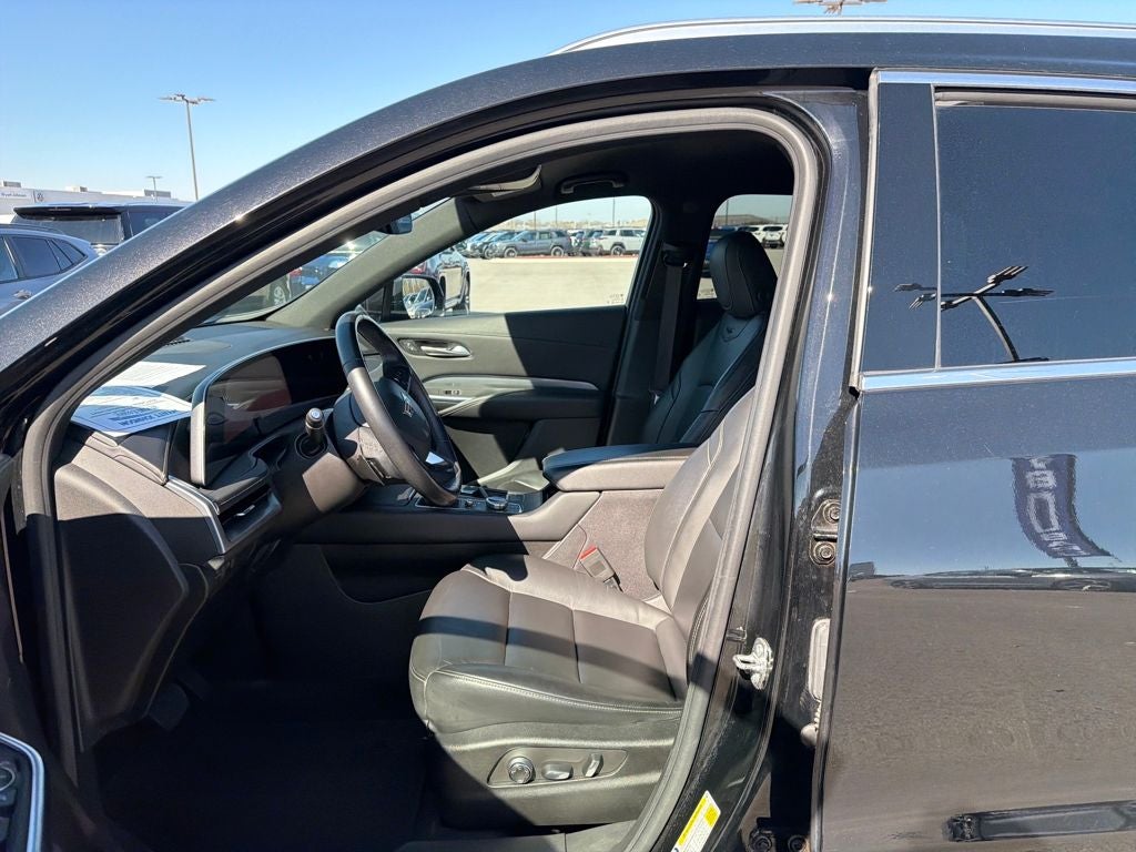 2024 Cadillac XT4 Premium Luxury