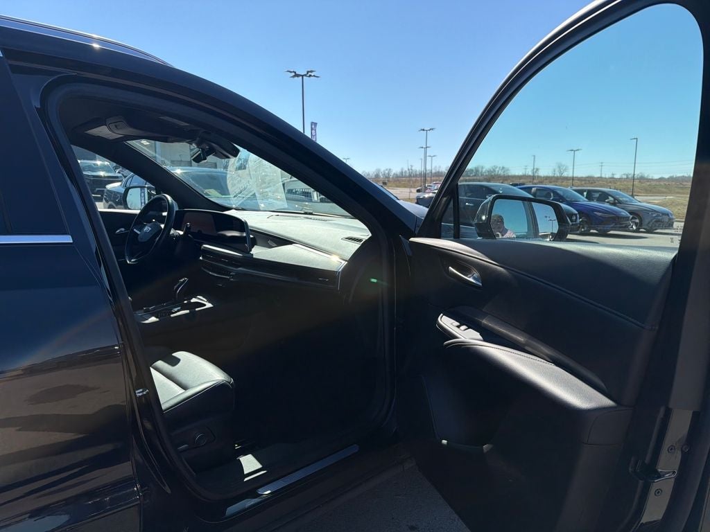 2024 Cadillac XT4 Premium Luxury