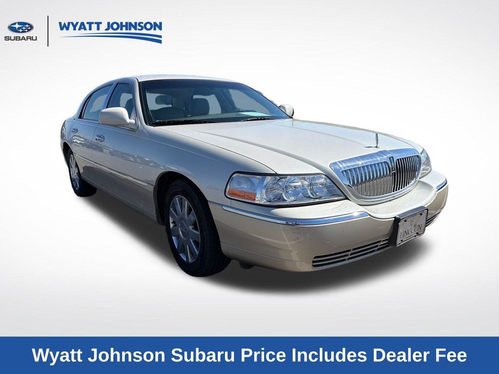 2005 Lincoln Town Car Signature Limited