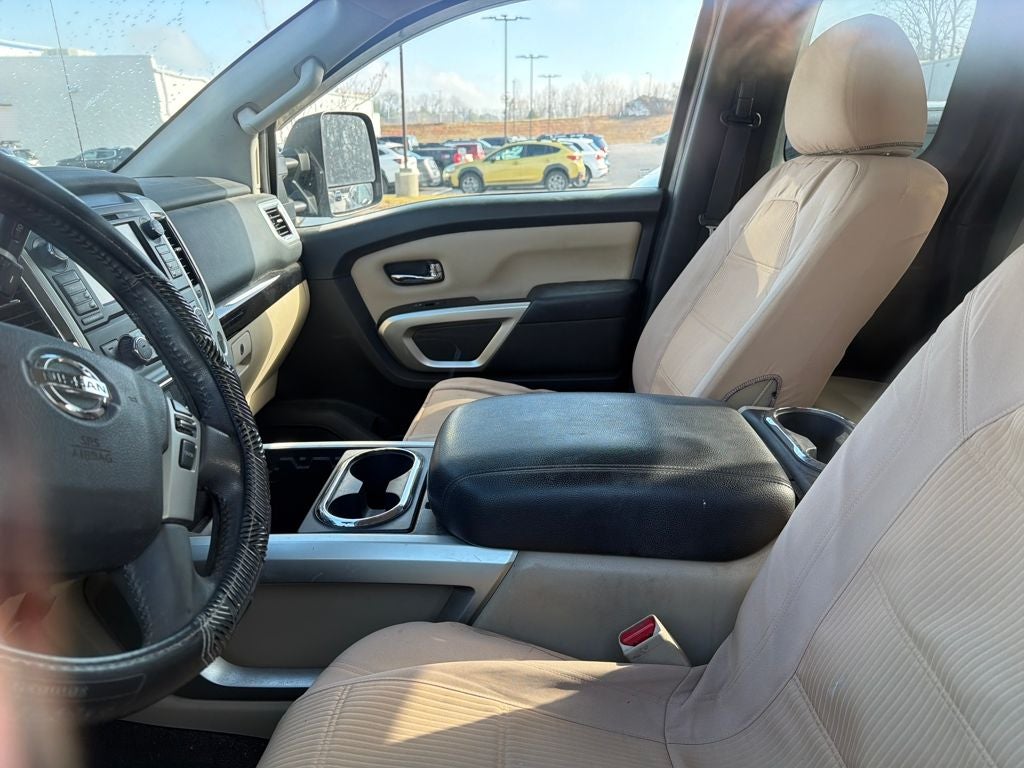 2017 Nissan Titan SV