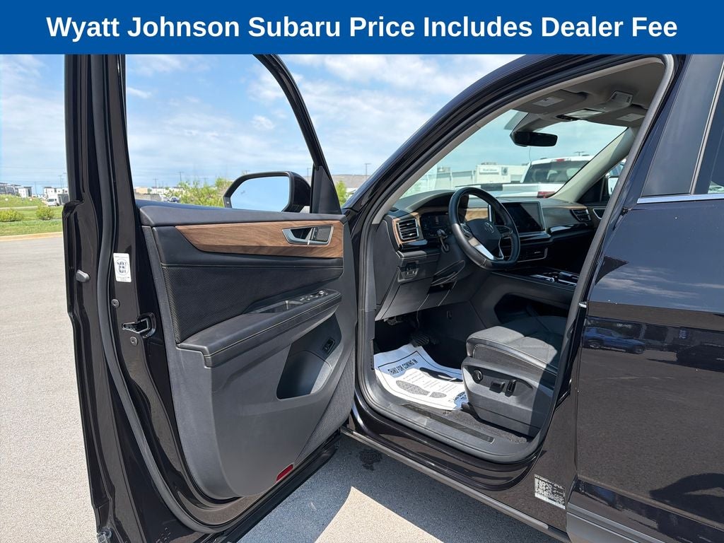 2025 Volkswagen Atlas 2.0T SE w/Technology