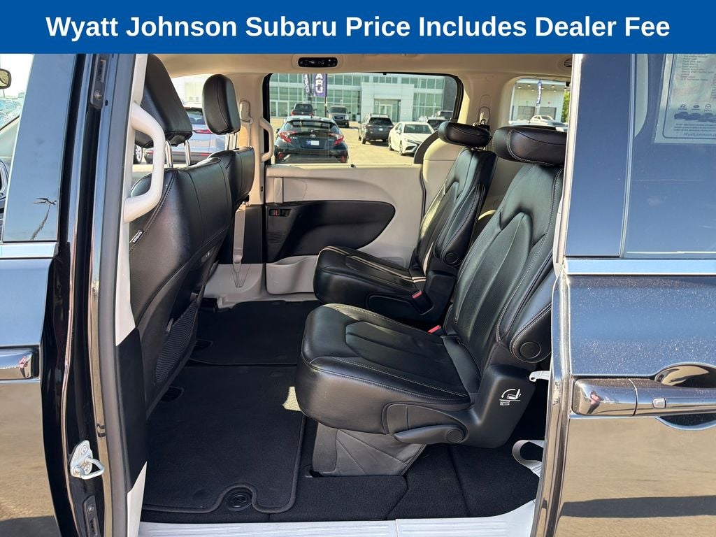 2022 Chrysler Pacifica Touring L