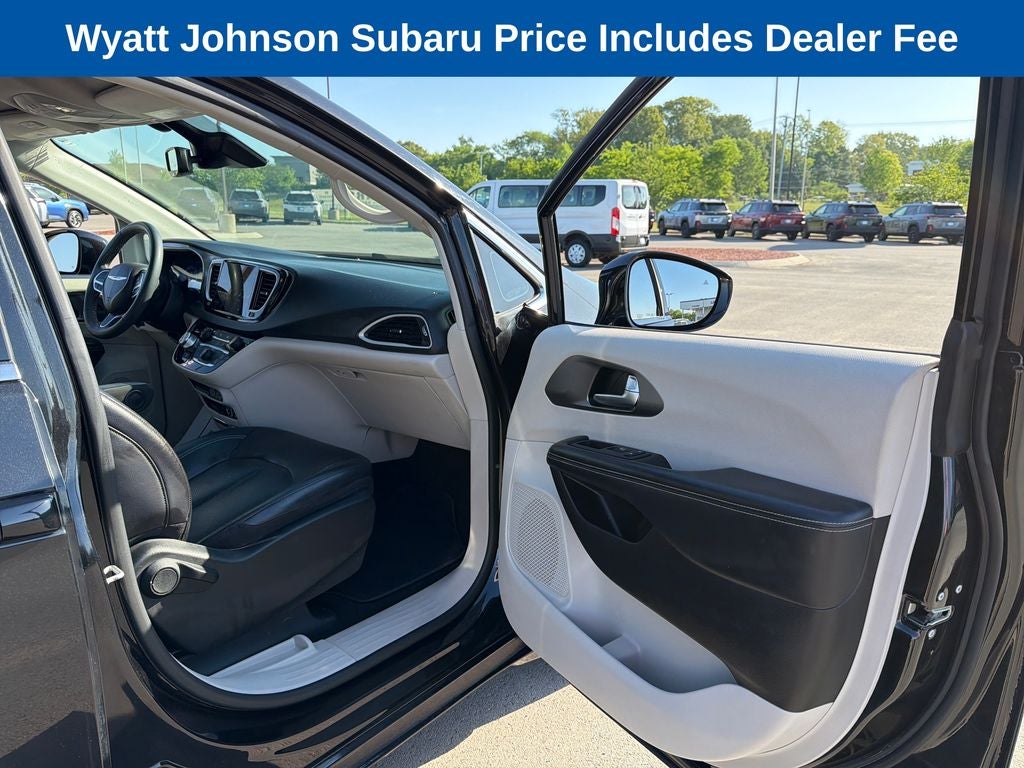 2022 Chrysler Pacifica Touring L