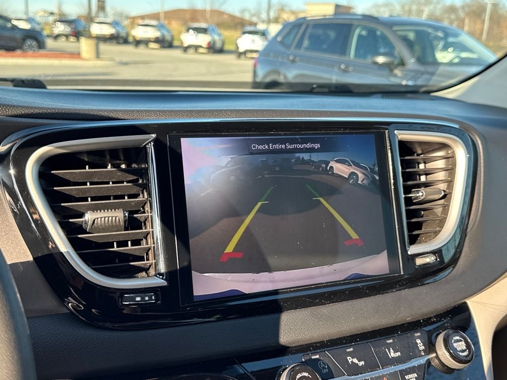 2024 Chrysler Pacifica Touring L