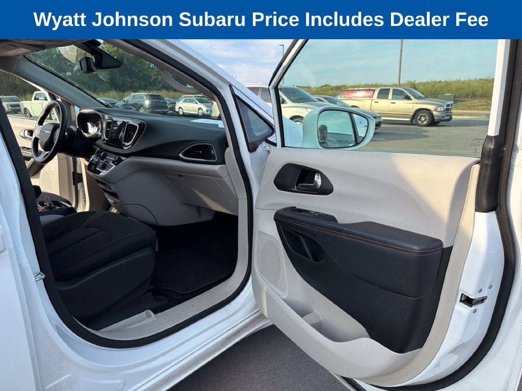 2020 Chrysler Pacifica Touring