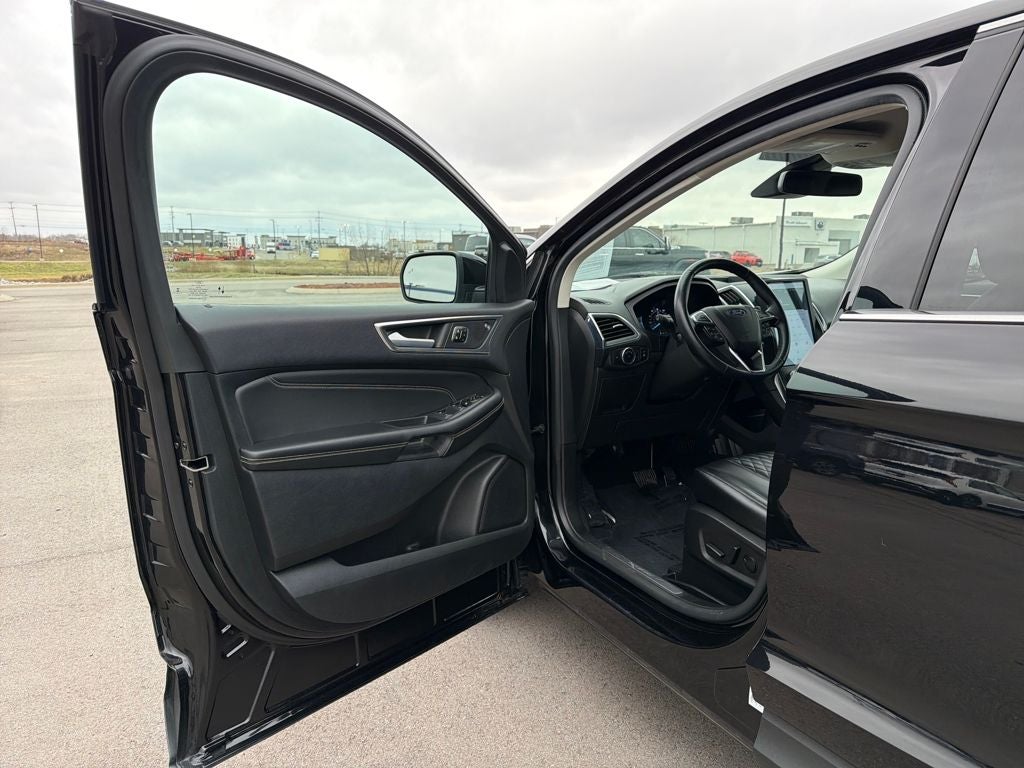 2023 Ford Edge Titanium