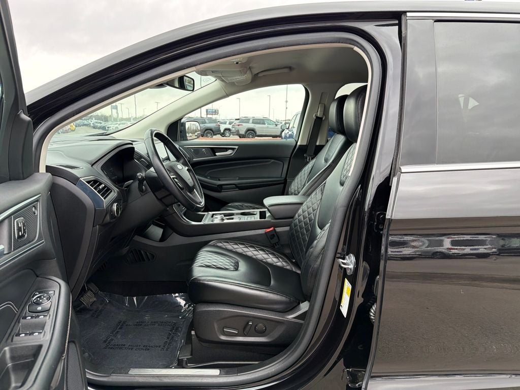 2023 Ford Edge Titanium