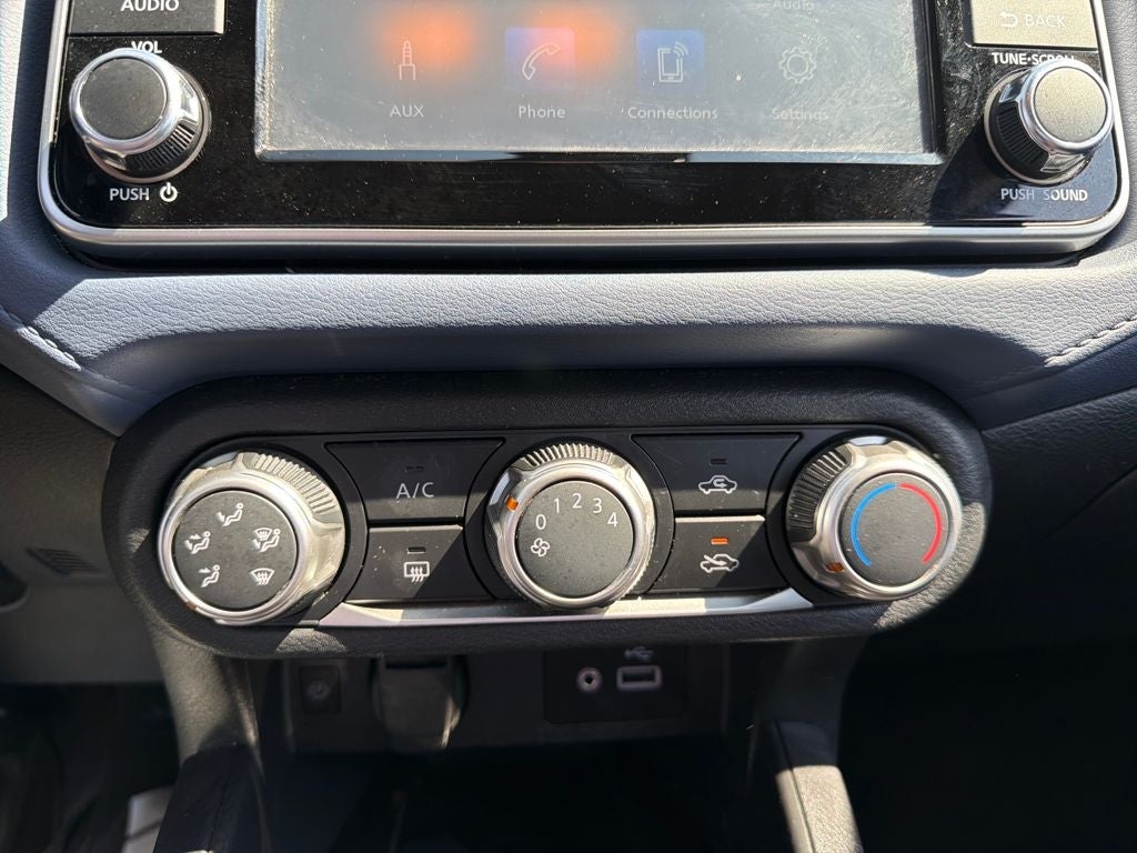 2023 Nissan Versa 1.6 SV