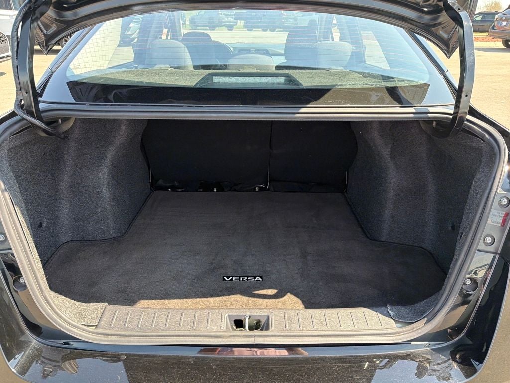 2023 Nissan Versa 1.6 SV