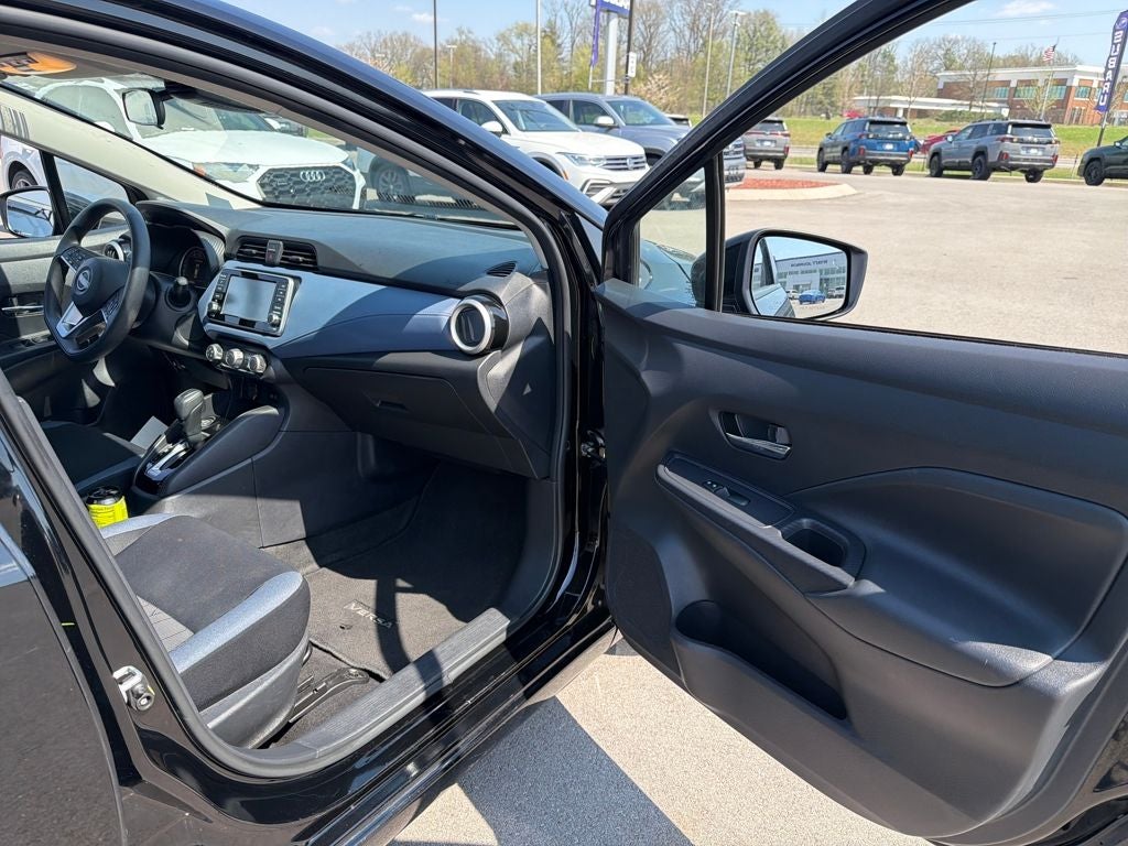 2023 Nissan Versa 1.6 SV