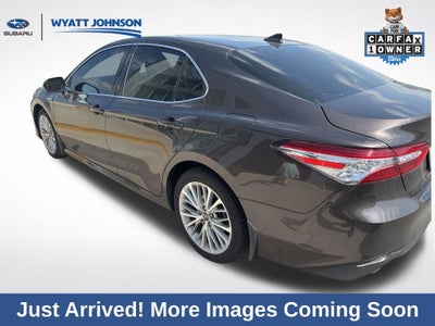 2020 Toyota Camry Hybrid XLE