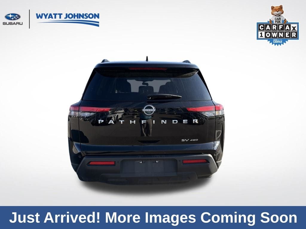 2024 Nissan Pathfinder SV