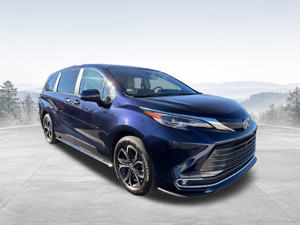 2025 Toyota Sienna Platinum 7 Passenger