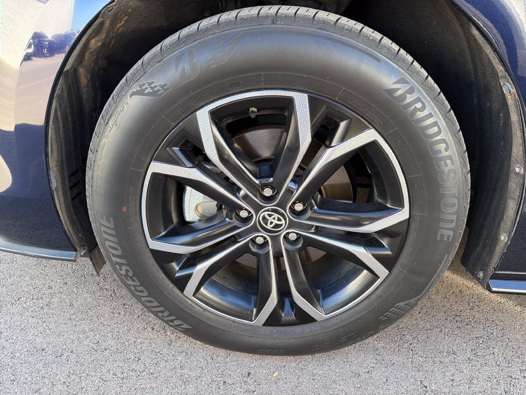 2025 Toyota Sienna Platinum 7 Passenger