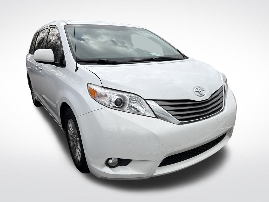 2013 Toyota Sienna XLE