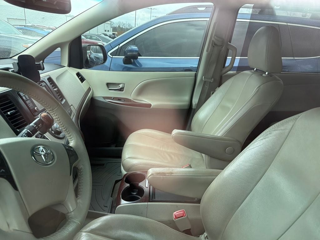 2013 Toyota Sienna XLE