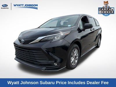 2025 Toyota Sienna XLE 8 Passenger