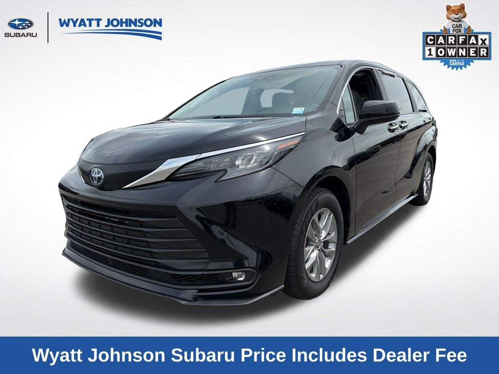 2025 Toyota Sienna XLE 8 Passenger