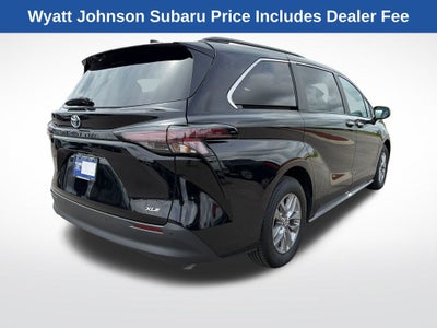 2025 Toyota Sienna XLE 8 Passenger