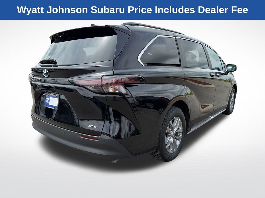 2025 Toyota Sienna XLE 8 Passenger