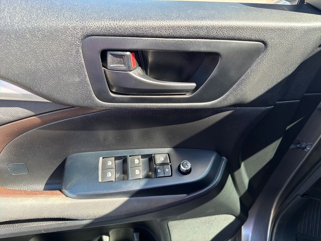 2018 Toyota Highlander LE