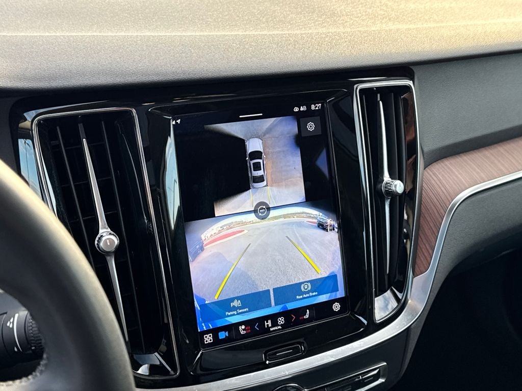 2024 Volvo S60 B5 Plus Dark Theme