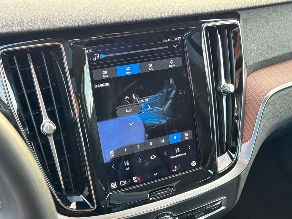 2024 Volvo S60 B5 Plus Dark Theme