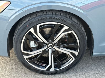 2024 Volvo S60 B5 Plus Dark Theme