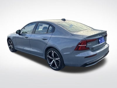 2024 Volvo S60 B5 Plus Dark Theme