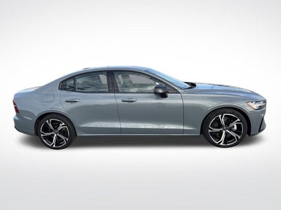 2024 Volvo S60 B5 Plus Dark Theme