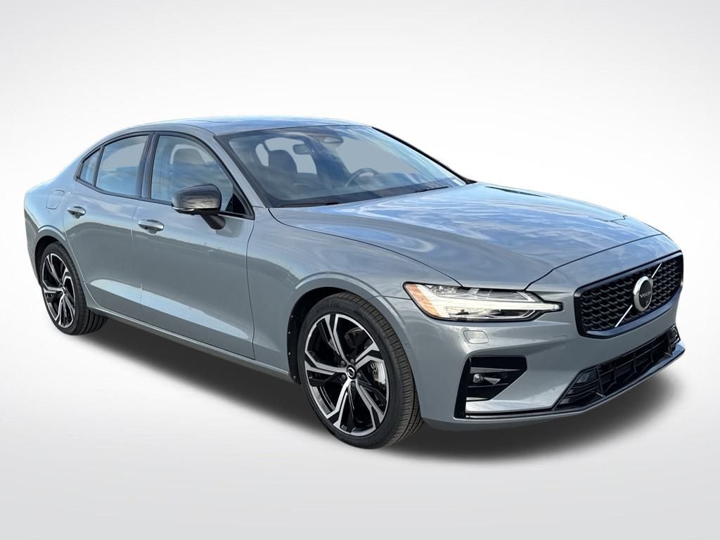 2024 Volvo S60 B5 Plus Dark Theme