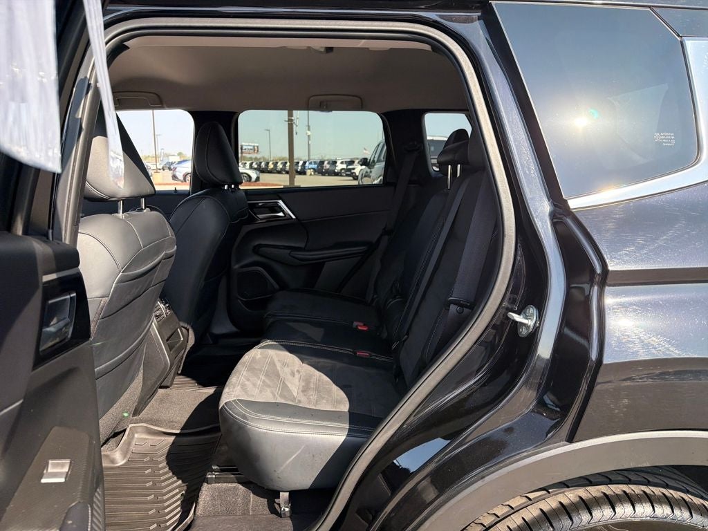 2024 Mitsubishi Outlander SE