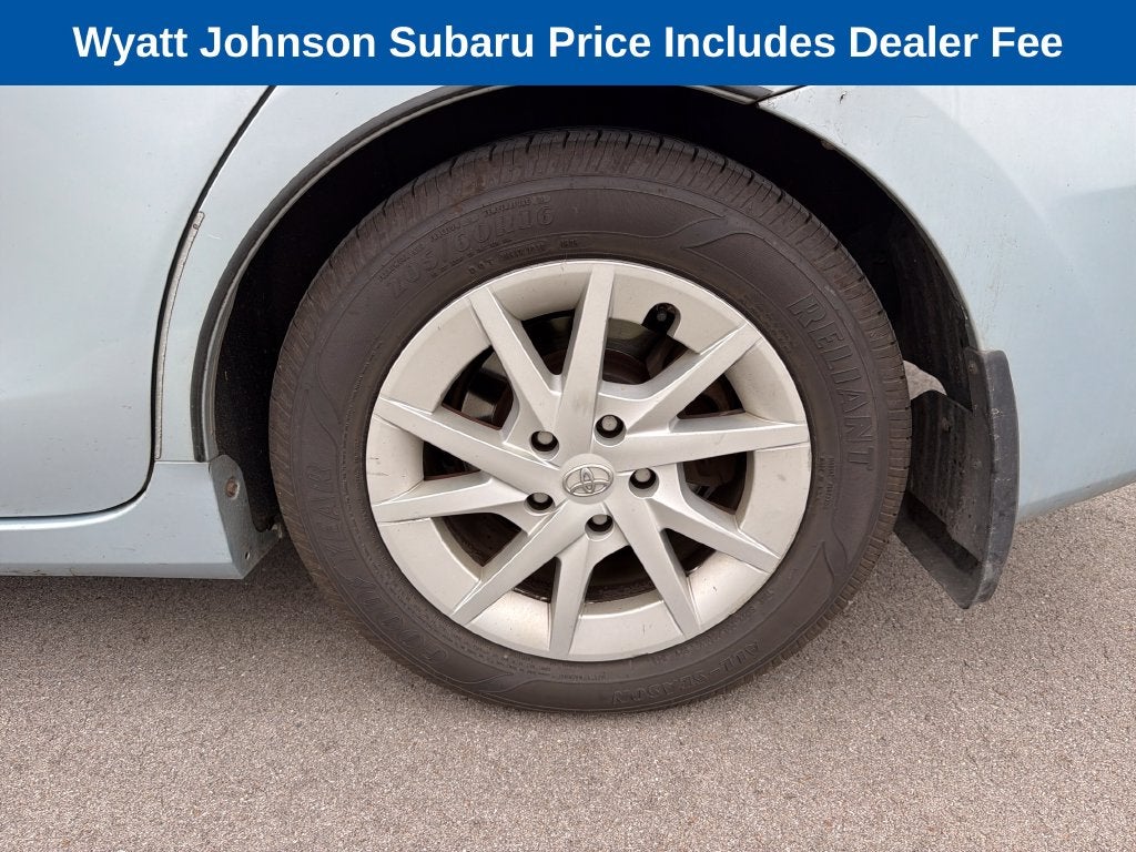 2014 Toyota Prius v Two