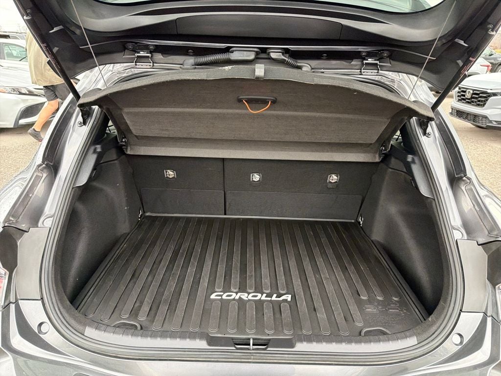 2022 Toyota Corolla Hatchback SE