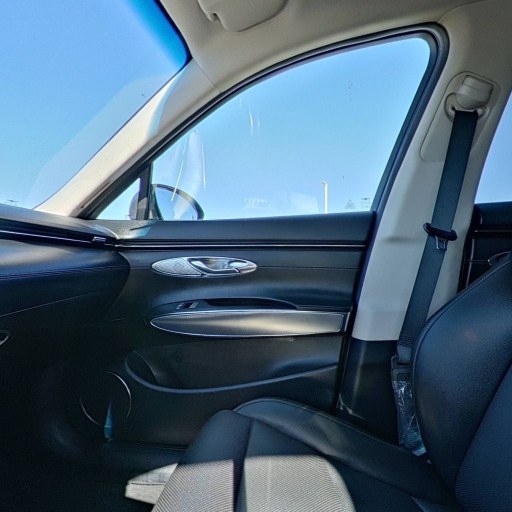 2023 Genesis GV70 2.5T