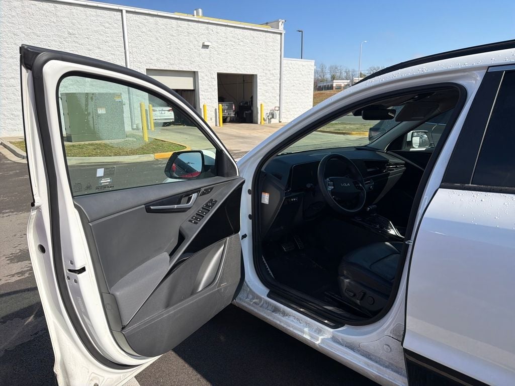 2023 Kia Niro SX Touring