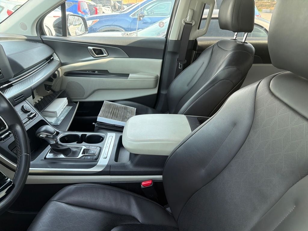 2024 Kia Carnival LX