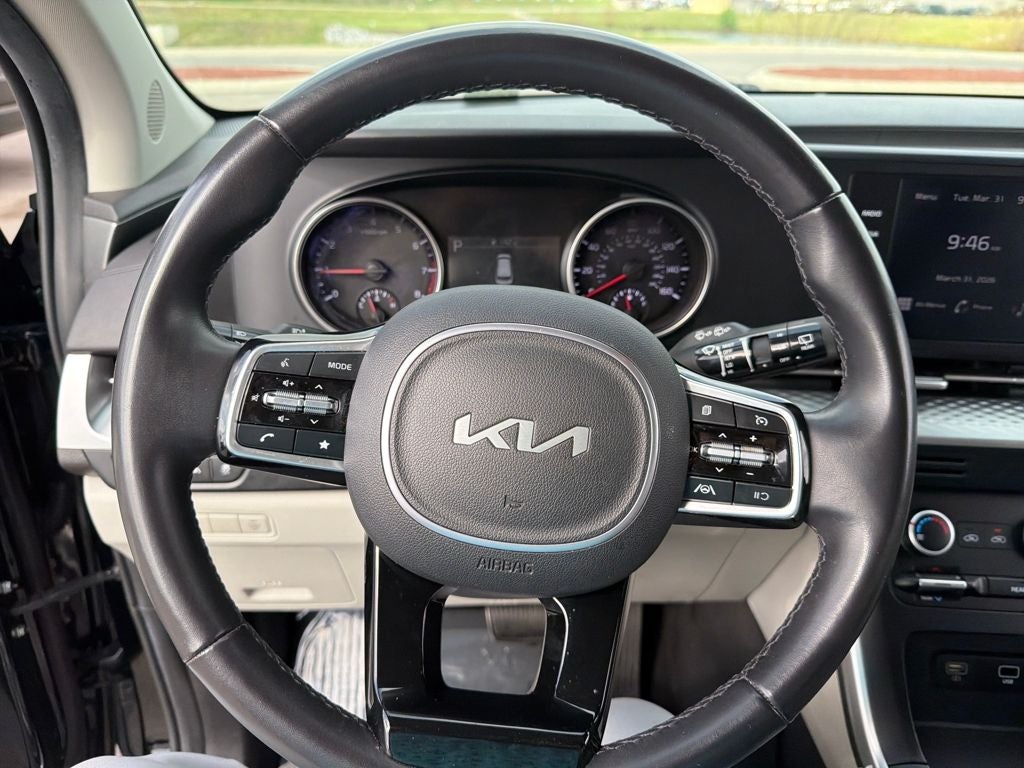 2024 Kia Carnival LX