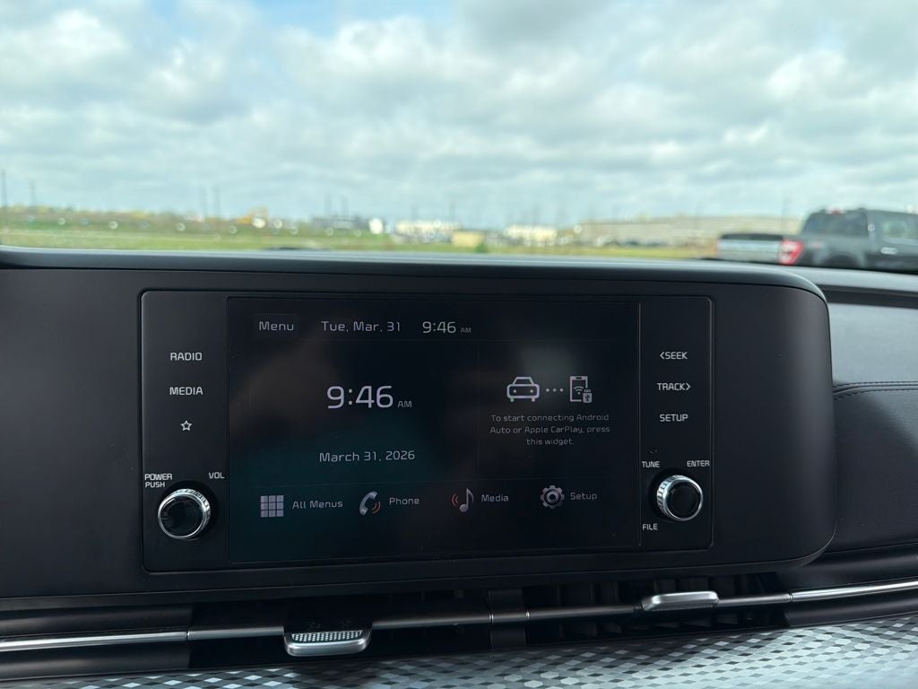 2024 Kia Carnival LX