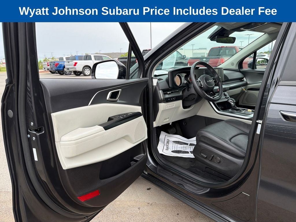 2024 Kia Carnival LX