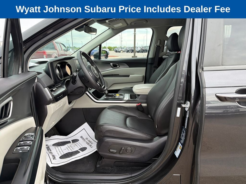 2024 Kia Carnival LX