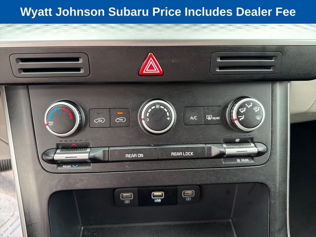 2024 Kia Carnival LX