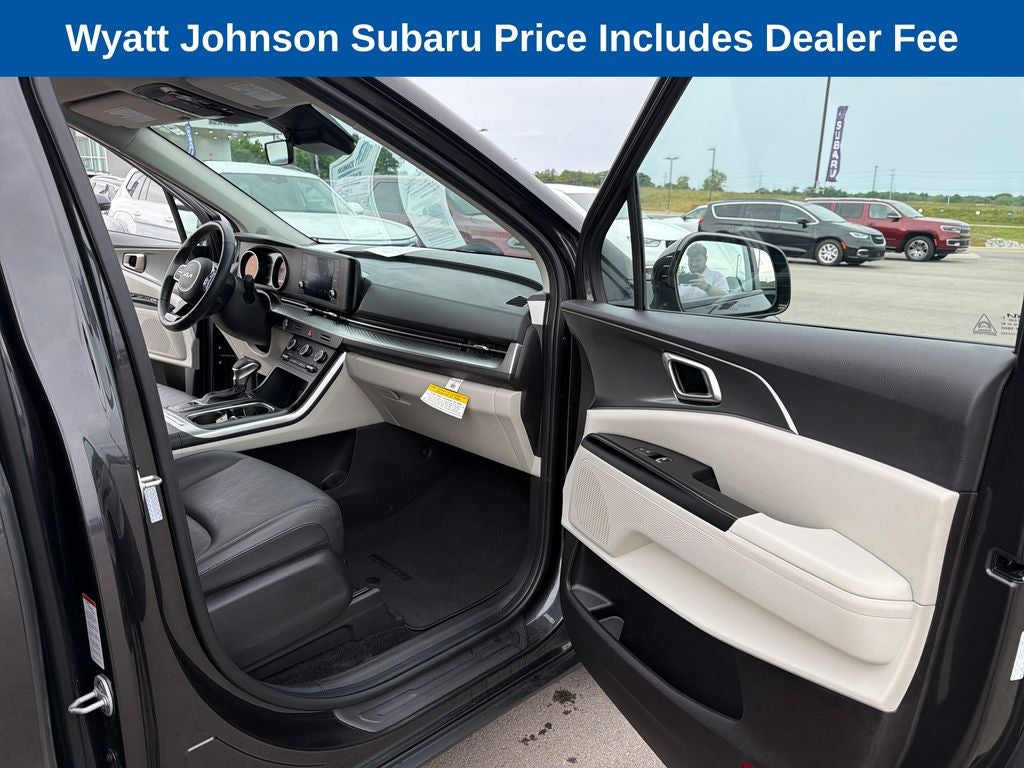2024 Kia Carnival LX